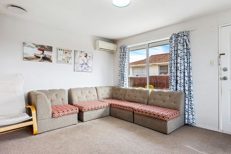 Photo of property in 1/74 Veitches Road, Casebrook, Christchurch, 8051