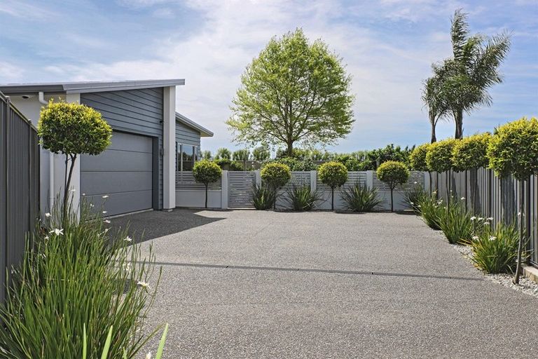 Photo of property in 16 Wanaka Place, Poraiti, Napier, 4112