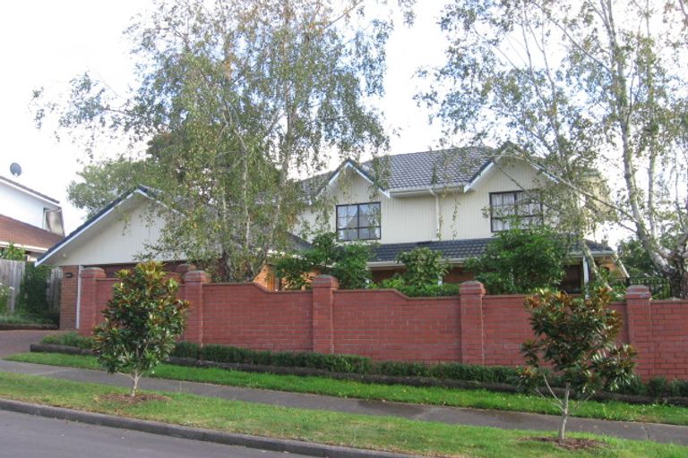 Photo of property in 26 Ravenstone Place, Chatswood, Auckland, 0626