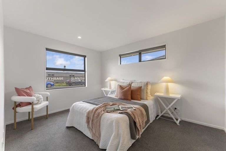 Photo of property in 16 Eileen Way, Rolleston, 7615