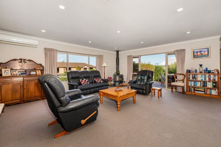 Photo of property in 21 Pukawa Place, Feilding, 4702