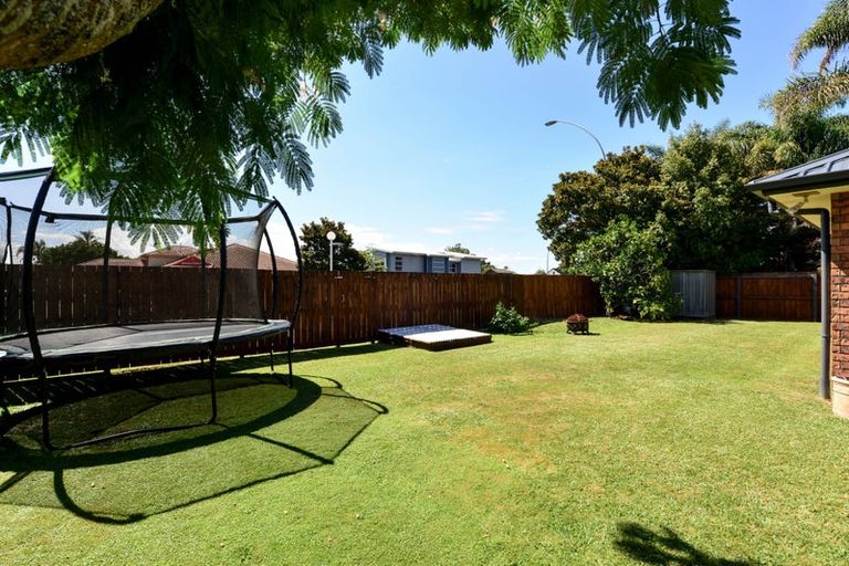 Photo of property in 34 Cairns Crescent, Rototuna, Hamilton, 3210