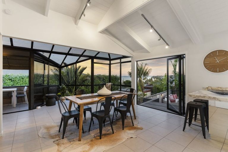 Photo of property in 2/7 Orchard Road, Browns Bay, Auckland, 0630