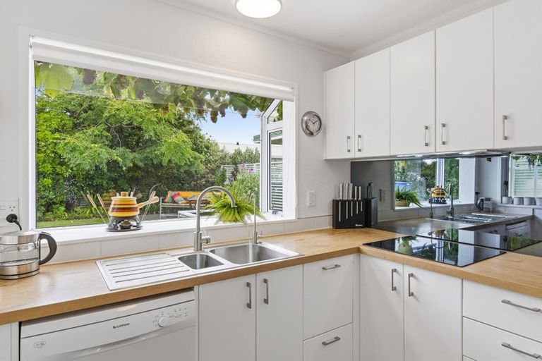 Photo of property in 49a Olive Terrace, Paraparaumu Beach, Paraparaumu, 5032