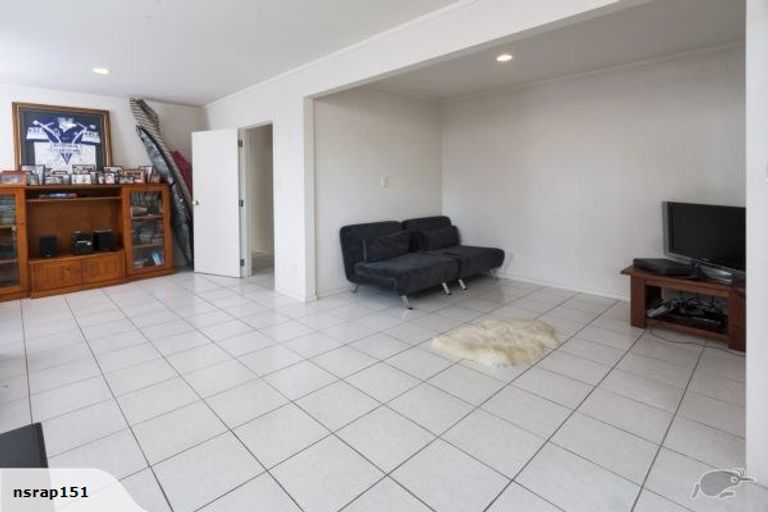 Photo of property in 113 Waller Avenue, Bucklands Beach, Auckland, 2012