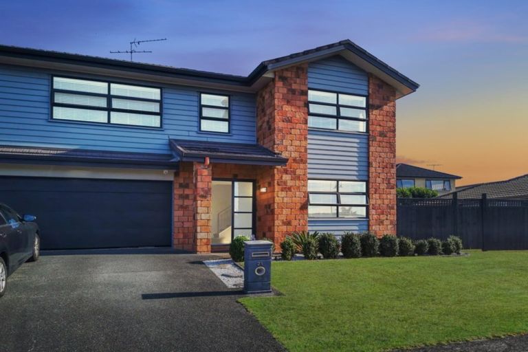 Photo of property in 21 Bellshill Close, Wattle Downs, Auckland, 2103