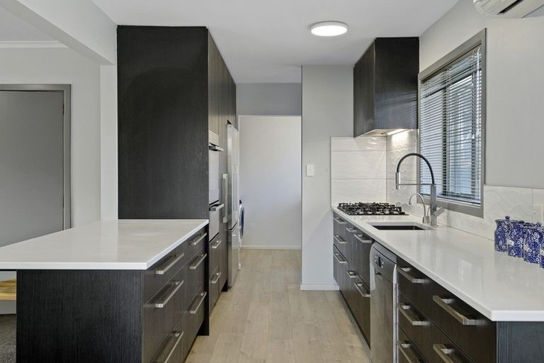 Photo of property in 76 Russley Road, Russley, Christchurch, 8042