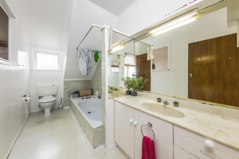 Photo of property in 114 Buckland Road, Mangere East, Auckland, 2024