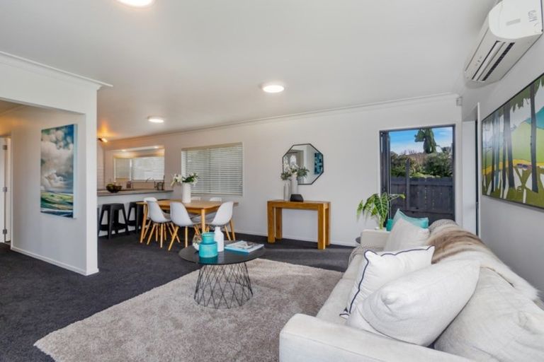 Photo of property in 2/3 Mcintyre Road, Mangere Bridge, Auckland, 2022