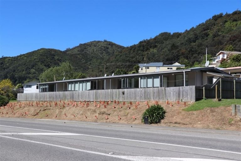 Photo of property in 1/1 Angle Street, Picton, 7220