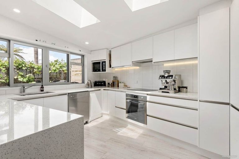 Photo of property in 17 Onepu Lane, Manly, Whangaparaoa, 0930
