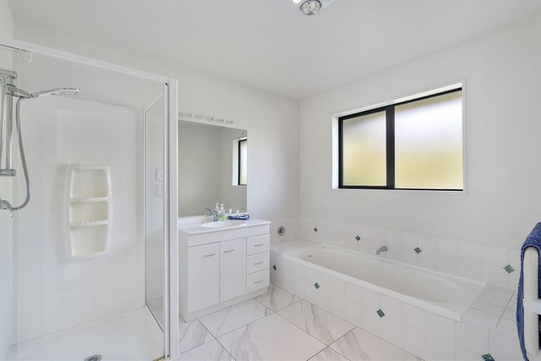 Photo of property in 26 Hemingway Place, Spencerville, Christchurch, 8083