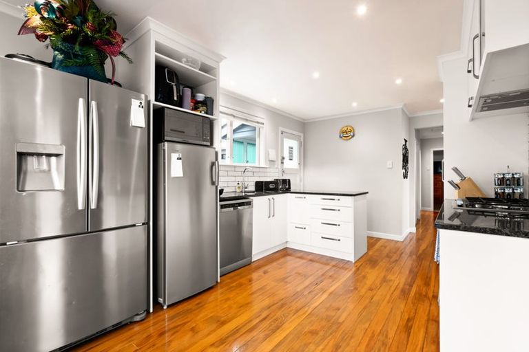 Photo of property in 6 Sardinha Place, Marfell, New Plymouth, 4310