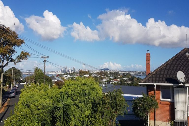 Photo of property in 1/62 Church Street, Northcote Point, Auckland, 0627
