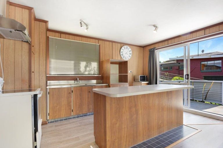 Photo of property in 103 Waikawa Road, Picton, 7220