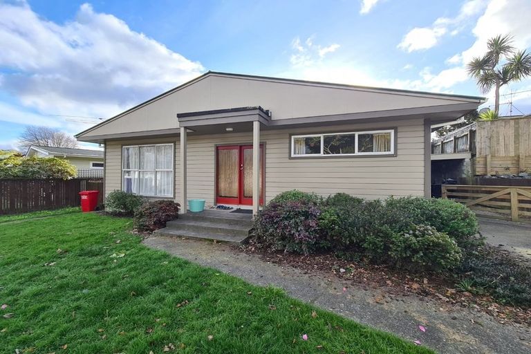Photo of property in 35 Brightwater Crescent, Totara Park, Upper Hutt, 5018