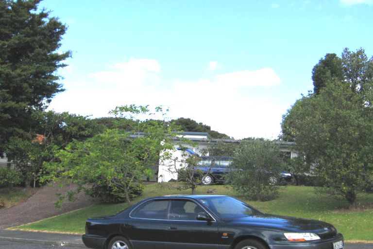 Photo of property in 19 Learmonth Avenue, Birkenhead, Auckland, 0626