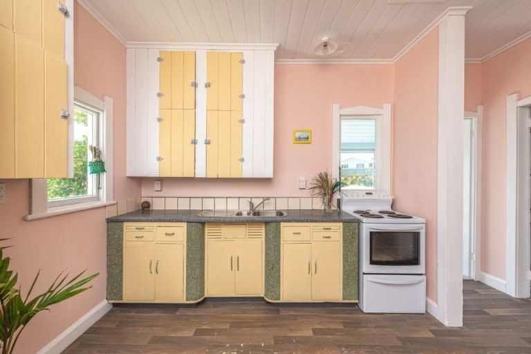 Photo of property in 29 Karewa Street, Castlecliff, Whanganui, 4501