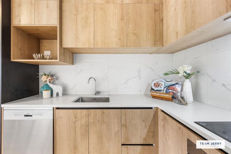 Photo of property in 2/1g Dishys Road, Flat Bush, Auckland, 2019