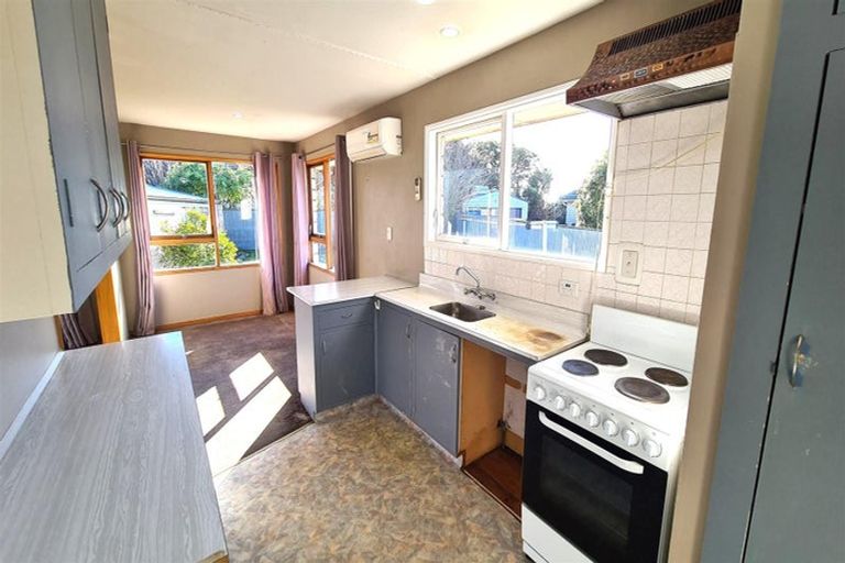 Photo of property in 14 Lomax Place, Islington, Christchurch, 8042