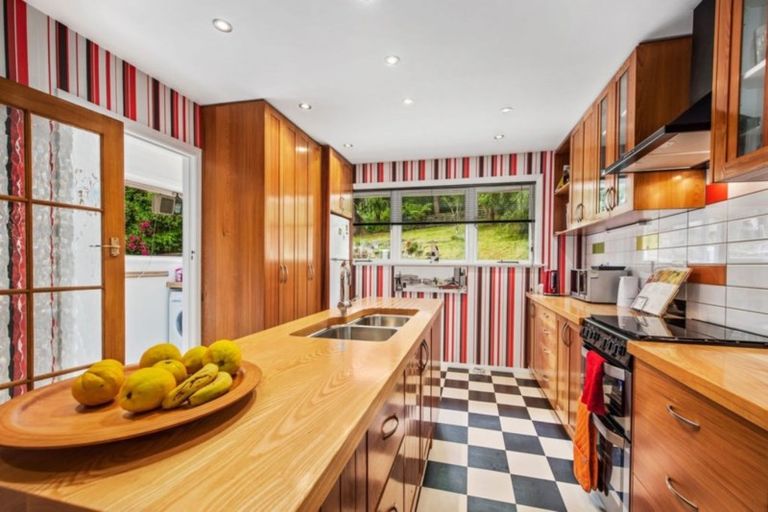 Photo of property in 99 Manuka Street, Stokes Valley, Lower Hutt, 5019