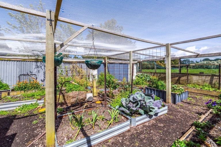 Photo of property in 6 South Featherston Road, South Featherston, Featherston, 5771