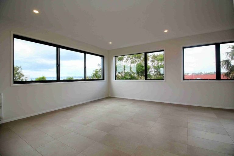 Photo of property in 122a Bucklands Beach Road, Bucklands Beach, Auckland, 2012