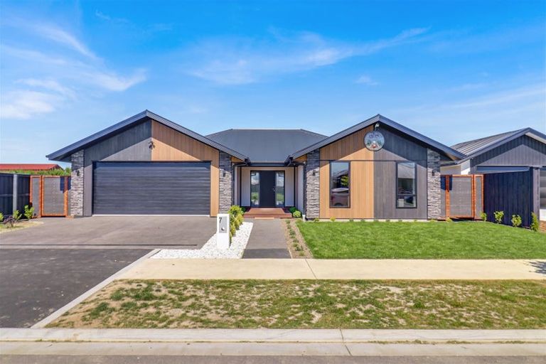 Photo of property in 7 Sanders Way, Rolleston, 7614