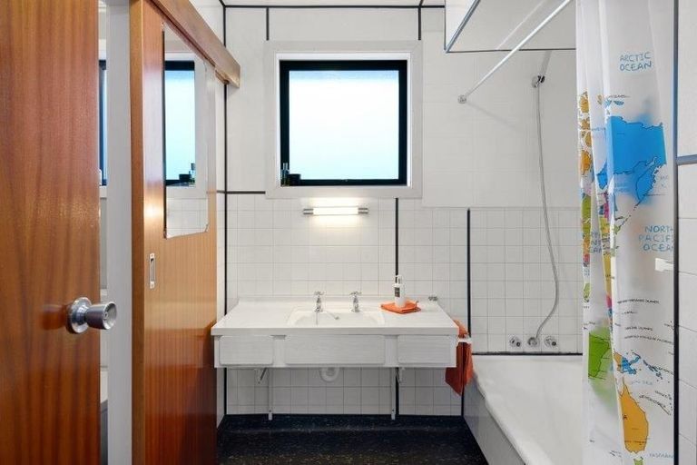 Photo of property in 129 Chester Street East, Christchurch Central, Christchurch, 8011