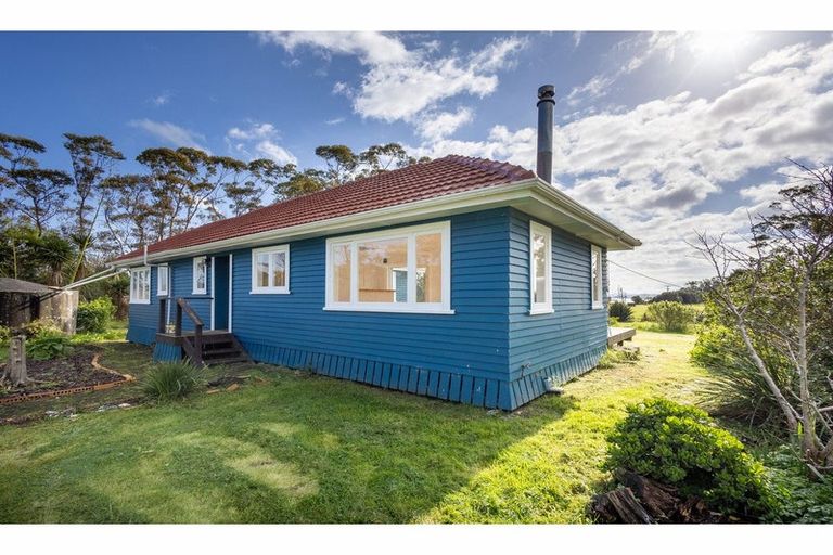 Photo of property in 76 Hospital Road, Te Kopuru, 0371