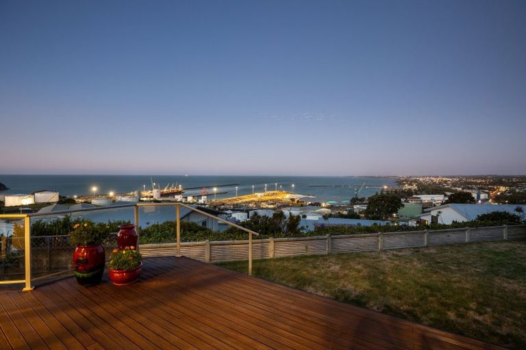 Photo of property in 19 Port View Crescent, Moturoa, New Plymouth, 4310