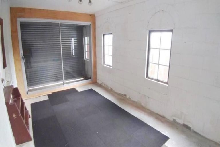 Photo of property in 2/26a Sunnynook Road, Sunnynook, Auckland, 0620