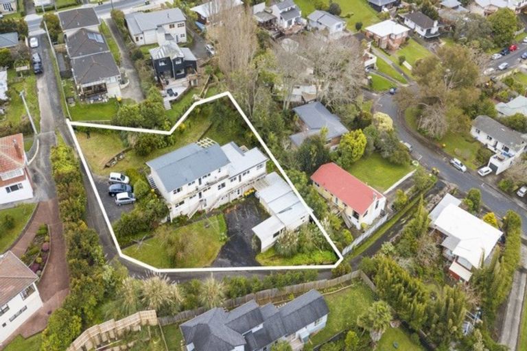 Photo of property in 71 College Road, Northcote, Auckland, 0627