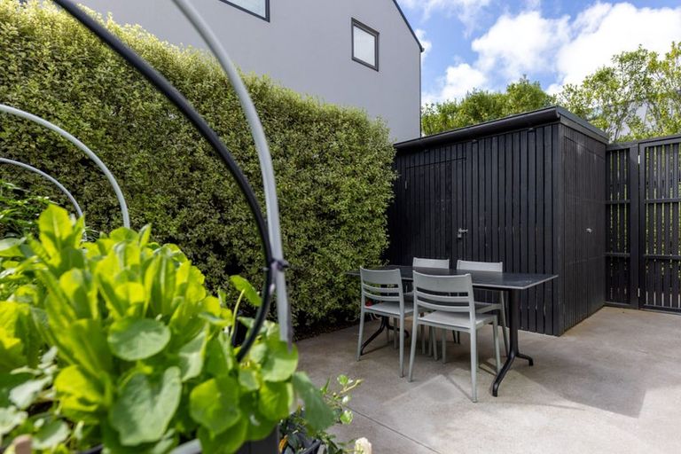 Photo of property in 2/133 Peterborough Street, Christchurch Central, Christchurch, 8013