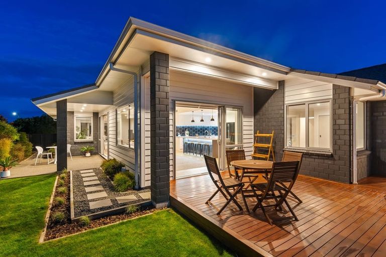 Photo of property in 11 Taranui Way, Paraparaumu Beach, Paraparaumu, 5032