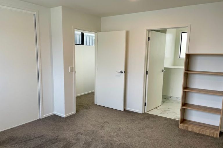 Photo of property in 8/22 Yeovil Road, Te Atatu Peninsula, Auckland, 0610