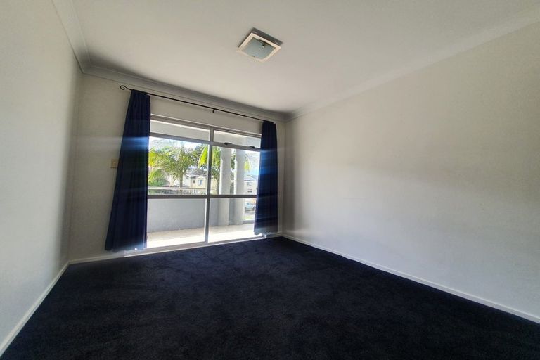 Photo of property in 18 Belleaire Court, West Harbour, Auckland, 0618