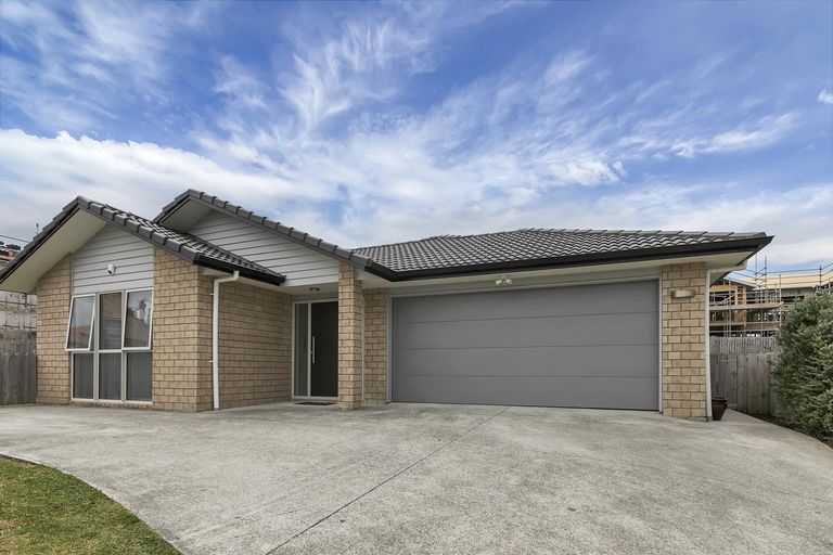 Photo of property in 9 Karika Place, Massey, Auckland, 0614