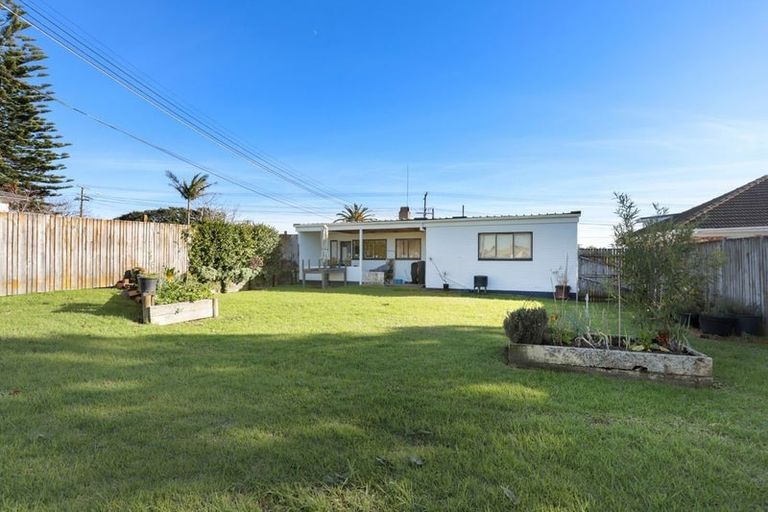 Photo of property in 156 Titirangi Road, New Lynn, Auckland, 0600