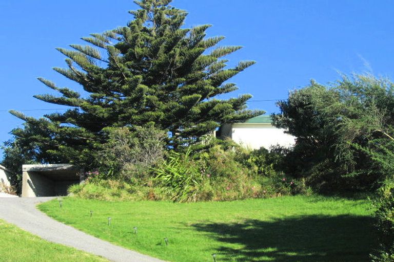 Photo of property in 5 Rata Street, Otaki Beach, Otaki, 5512