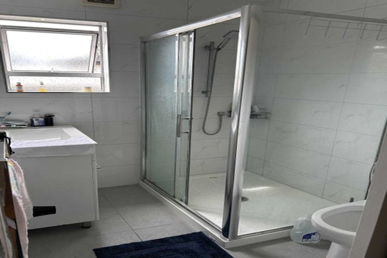 Photo of property in 31 Tiraumea Drive, Pakuranga, Auckland, 2010