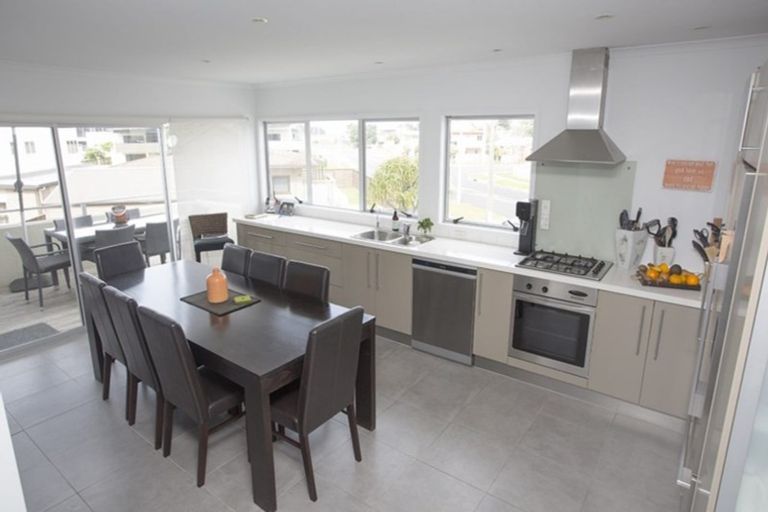 Photo of property in 1/100 Winifred Avenue, Whangamata, 3620