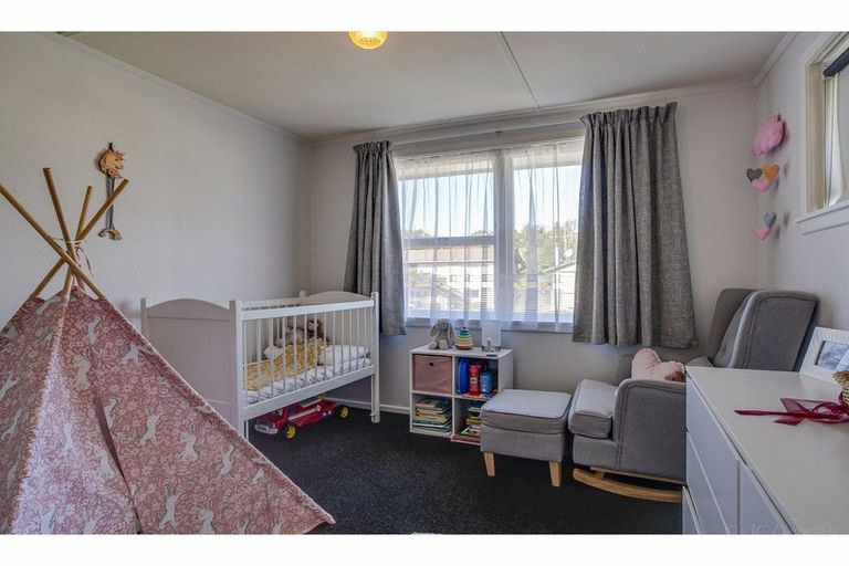 Photo of property in 16 Clyde Carr Crescent, Waimataitai, Timaru, 7910