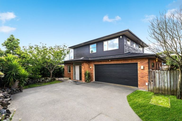 Photo of property in 16h Lincoln Road, Henderson, Auckland, 0610