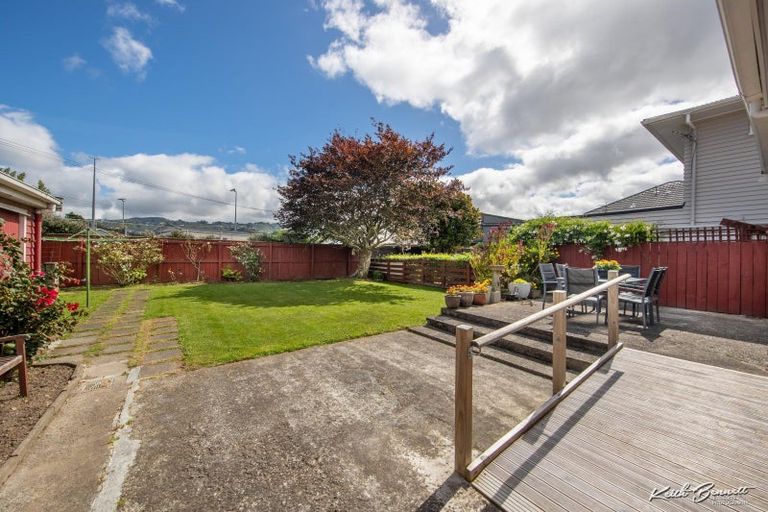 Photo of property in 71 Totara Crescent, Woburn, Lower Hutt, 5011