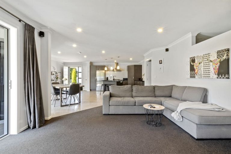 Photo of property in 14 Allendale Place, Morrinsville, 3300