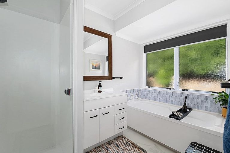 Photo of property in 26 Hoyte Place, Pukehangi, Rotorua, 3015