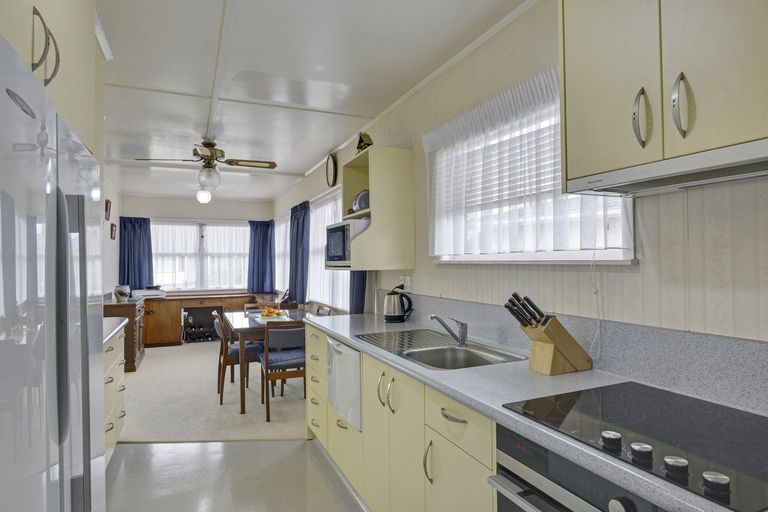 Photo of property in 11 Fairbrother Street, Carterton, 5713