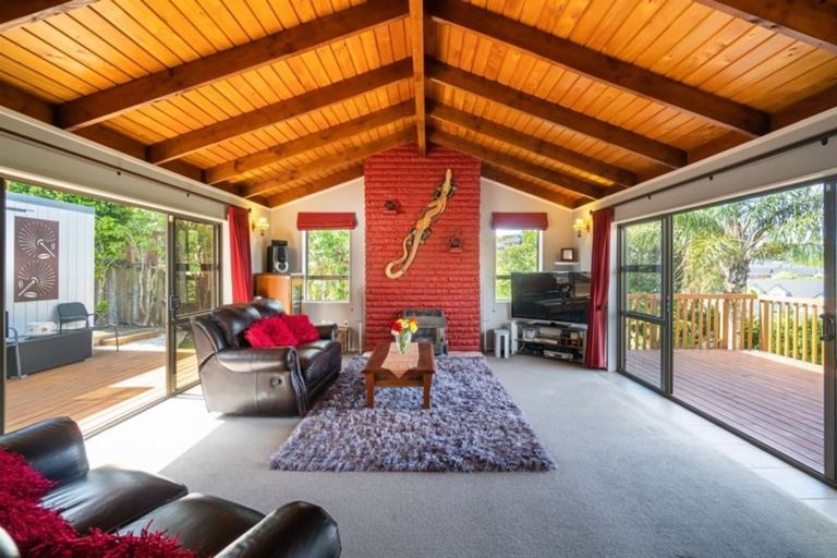 Photo of property in 7 Theodora Place, Mairangi Bay, Auckland, 0630