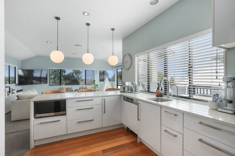 Photo of property in 15a Teal Crescent, Beach Haven, Auckland, 0626